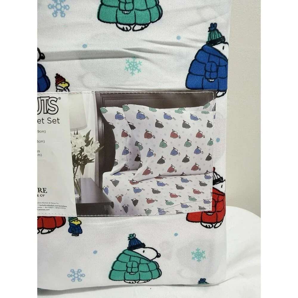 Peanuts Snoopy Woodstock QUEEN Sheet Set Puffer Jacket Christmas NEW